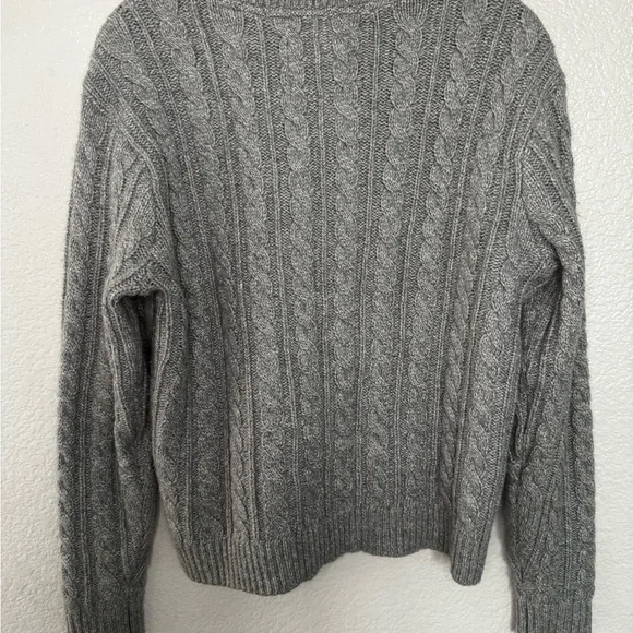 Abercrombie & Fitch Gray Cable Knit Sweater - Picture 2 of 4